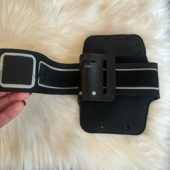 RBX Sports Sleeve IPhone 4/5 Performance Adjustable Armband Black - Picture 4 of 9